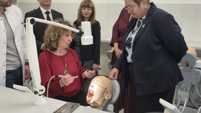 Студентите на Стоматолошкиот факултет при УКИМ добија нова лабораторија наменета за претклинички вежби